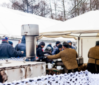 Полевые кухни для выездных мероприятий: Аутентичность и комфорт на 30 000 гостей